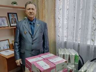 Александра Сызранцева и Вячеслав Тарасов передали поздравления в Совет ветеранов